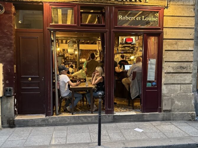 Restaurant Robert et Louise à Paris, France