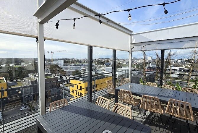 Rooftop La Base Restaurant-Bar à Lorient, France