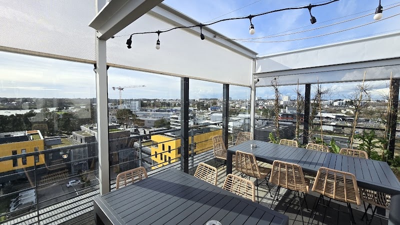 Rooftop La Base Restaurant-Bar à Lorient, France