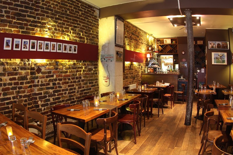 Restaurant Sacrée Fleur Montmartre à Paris, France