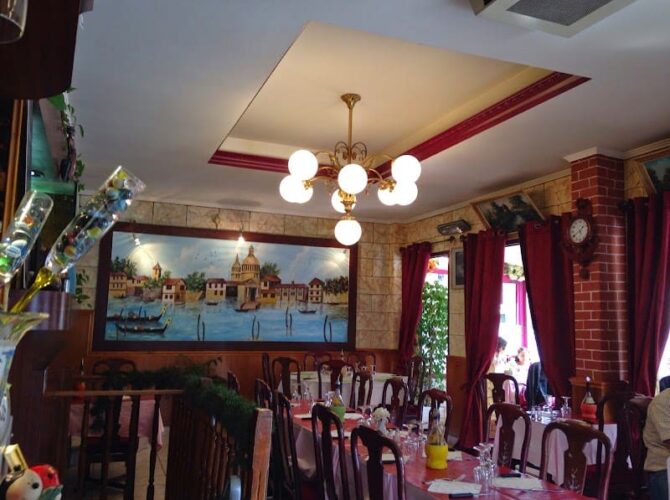 Restaurant Saint Cyril à Bagneux, France