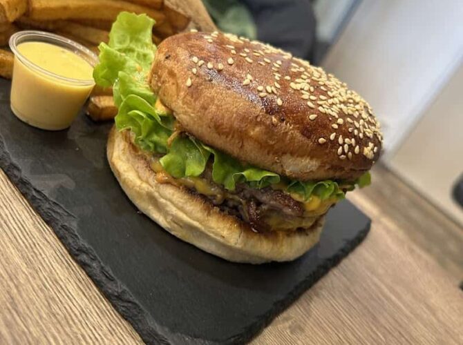 Restaurant Shabazz Burger à Auxerre, France