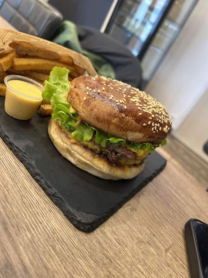 Restaurant Shabazz Burger à Auxerre, France