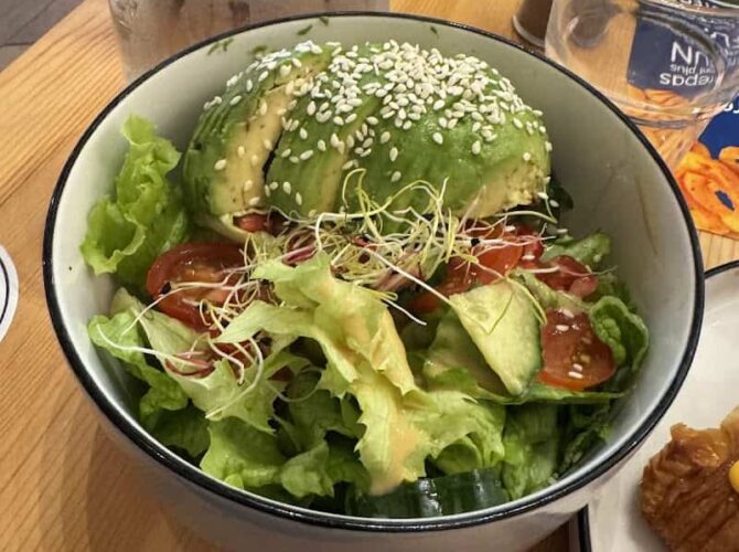 Restaurant Sista Place à Saint-Ouen-sur-Seine, France