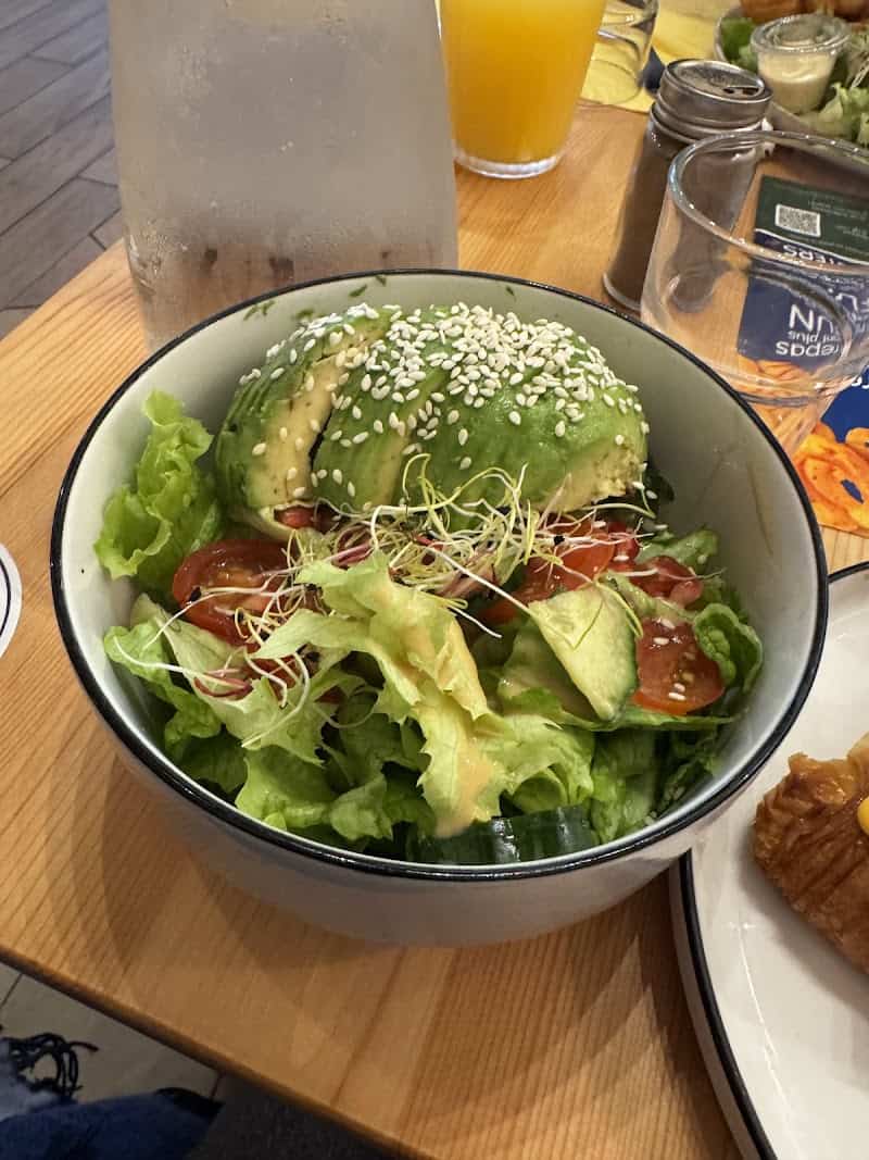 Restaurant Sista Place à Saint-Ouen-sur-Seine, France