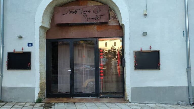 Restaurant Street Food Cafe à Orange, France — photo 1