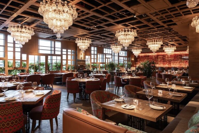 Restaurant Sucre Brasserie à Dubaï, Émirats arabes unis — photo 1