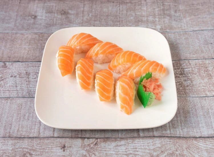 Restaurant SUSHI SAKURA à Bouray-sur-Juine, France