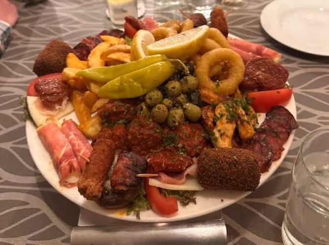 Restaurant Tapas à Saarlouis (Sarrelouis), Allemagne