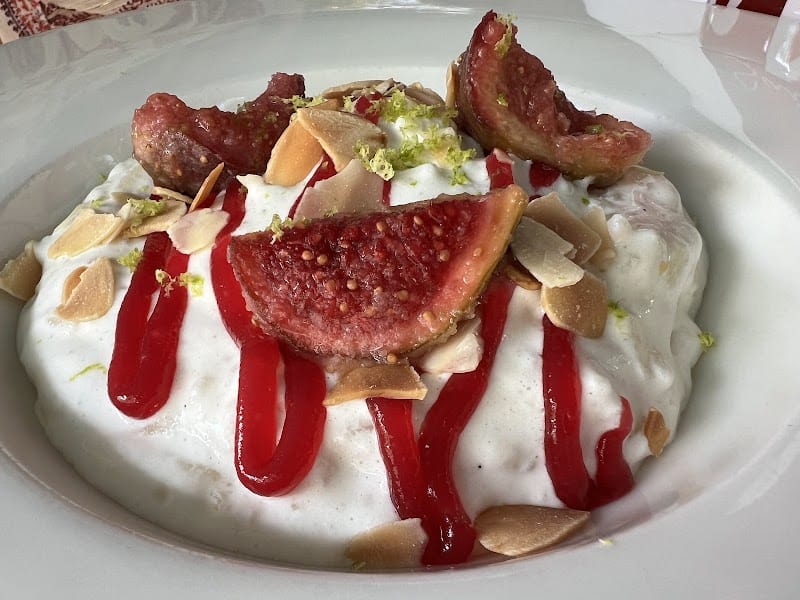 Restaurant Tata Yoyo à La Garenne-Colombes, France