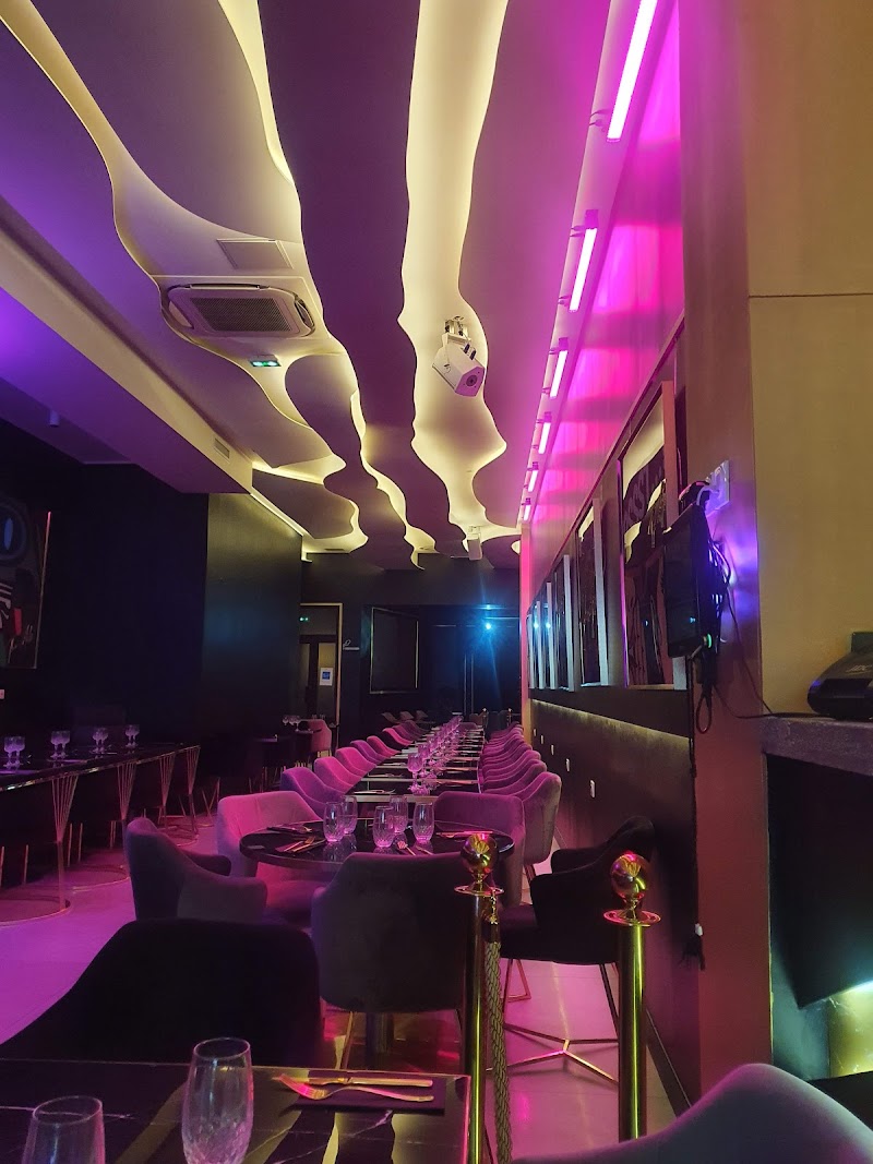 The Arts restaurant à Courbevoie, France