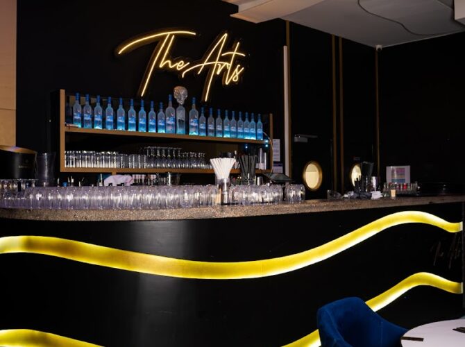 The Arts restaurant à Courbevoie, France