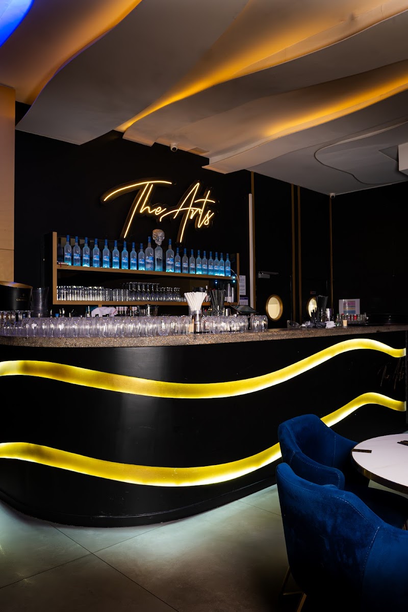 The Arts restaurant à Courbevoie, France