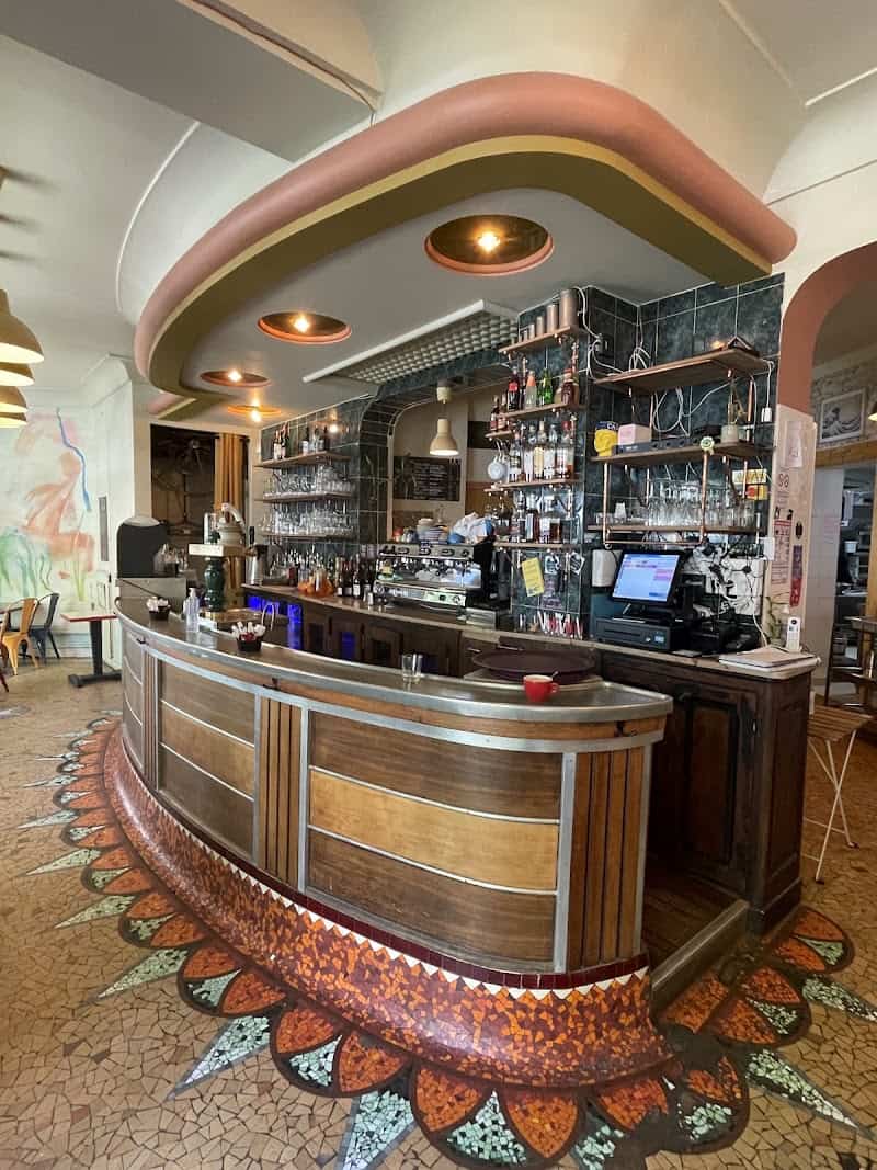 Restaurant The Wave à Saint-Ouen-sur-Seine, France