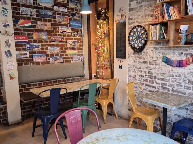 Restaurant The Wave à Saint-Ouen-sur-Seine, France