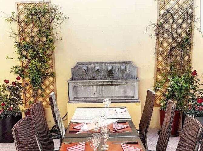 Restaurant Tipu House à Saint-Ouen-sur-Seine, France