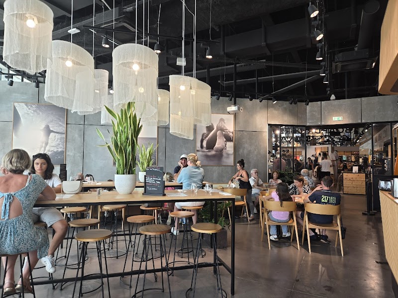 Together Restaurant à Saint-Laurent-du-Var, France