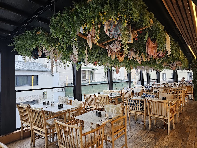 Restaurant TOI à Courbevoie, France