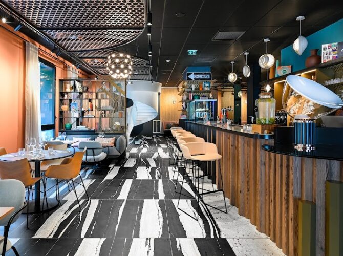 Restaurant Tribe Table à Courbevoie, France