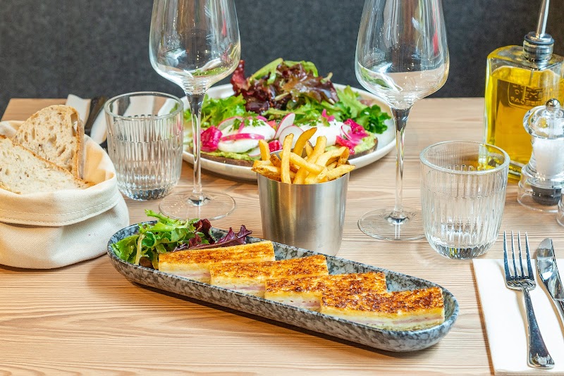 Restaurant Tribe Table à Courbevoie, France