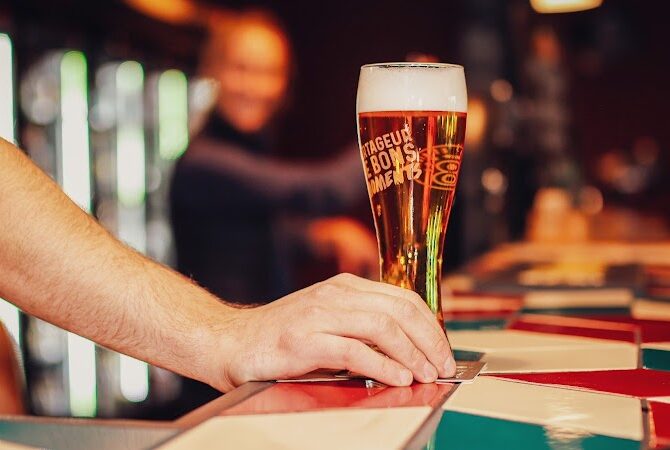 Restaurant V and B Villeneuve-Sur-Lot à Bias, France