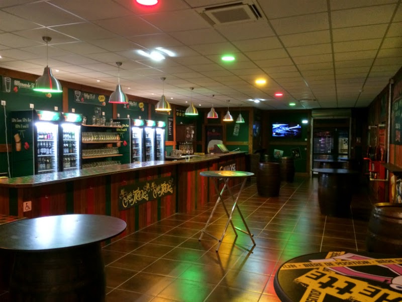 Restaurant V and B Villeneuve-Sur-Lot à Bias, France