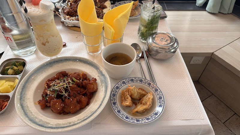 Restaurant Villa Min à Courbevoie, France