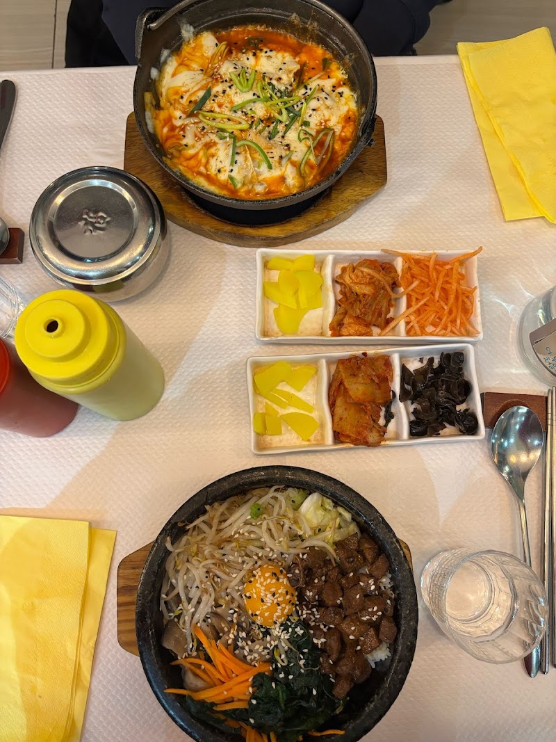 Restaurant Villa Min à Courbevoie, France