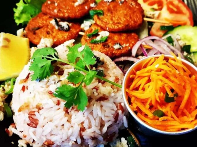 Restaurant Wok Cantine à Saint-Ouen-sur-Seine, France