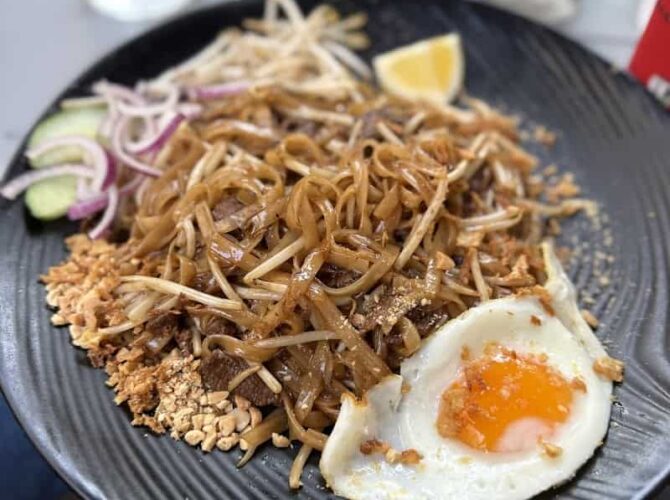 Restaurant Wok Cantine à Saint-Ouen-sur-Seine, France