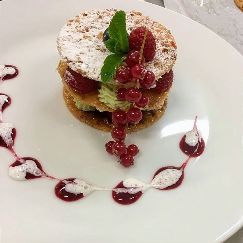 Zola Restaurant à Saint-Ouen-sur-Seine, France