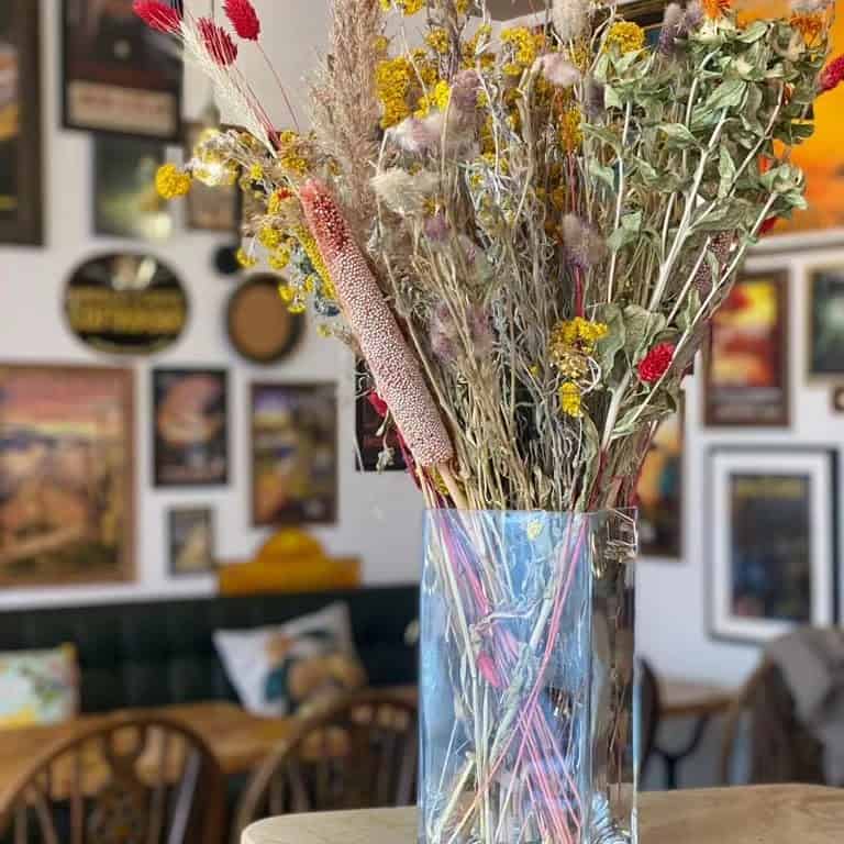 Zola Restaurant à Saint-Ouen-sur-Seine, France