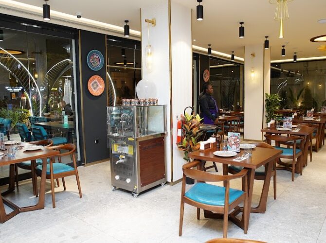 ZouZou Turkish & Lebanese Restaurant | Jumeirah 1 Opposite Lamer à Dubaï, Émirats arabes unis