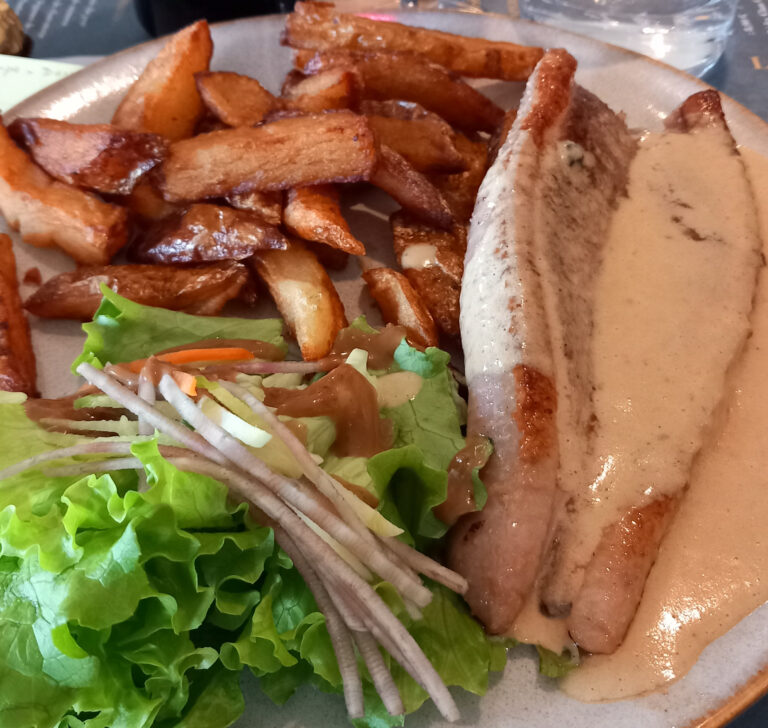 Steak de canard sauce foie gras – Le Cinquième Sens – France – Sadirac