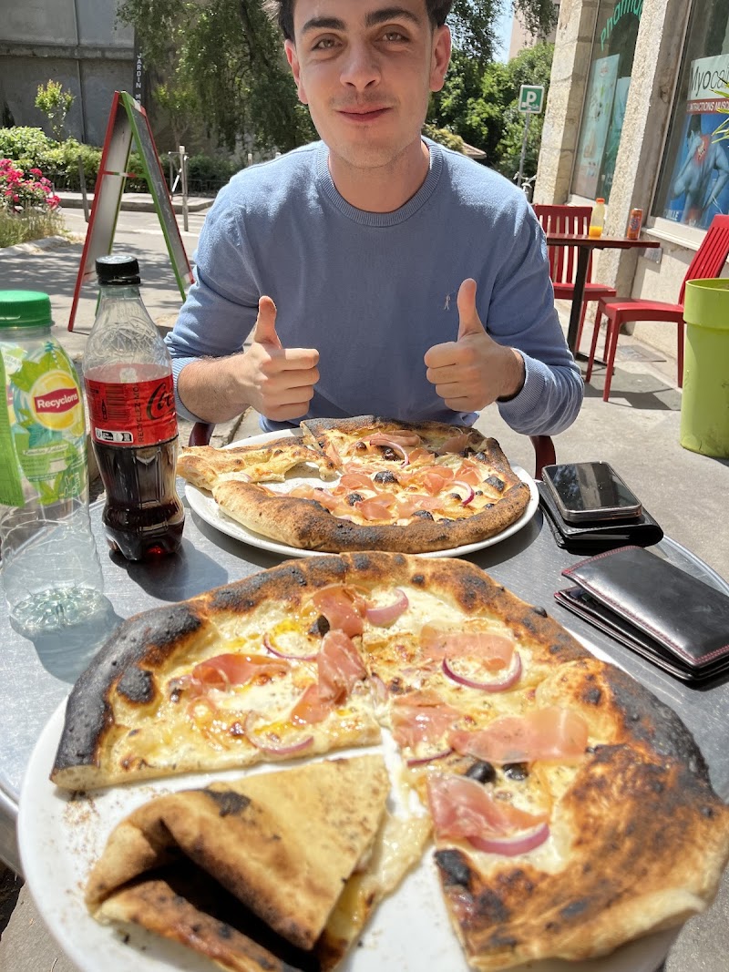 Restaurant Alla vera Pizza à Lyon, France