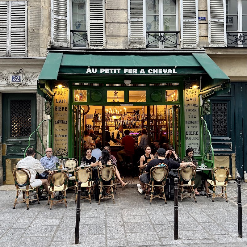 Restaurant Au Petit Fer à Cheval à Paris, France