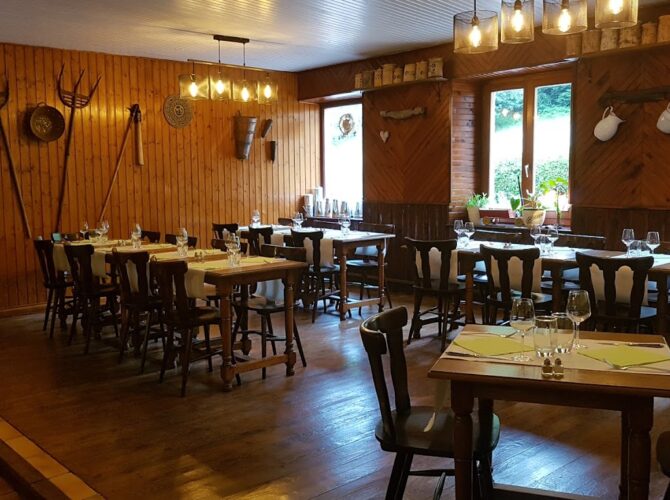 Restaurant Auberge des trois petits cochons à Plainfaing, France