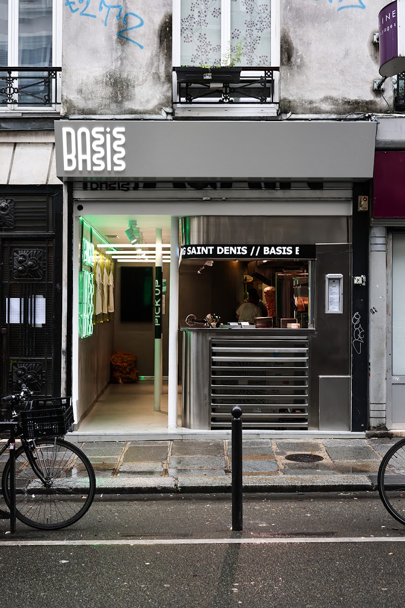 Restaurant Basis Saint Denis à Paris, France