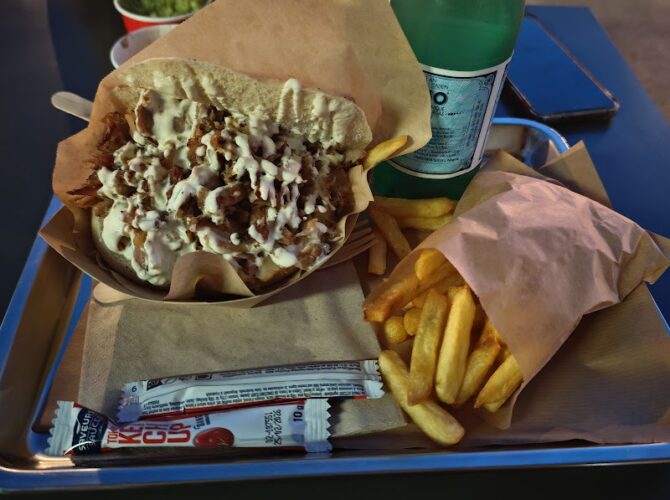 Restaurant Berliner Das Original – Kebab (Forum des Halles) à Paris, France