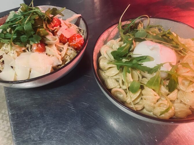 Restaurant Bistrot Show Devant à Villejuif, France