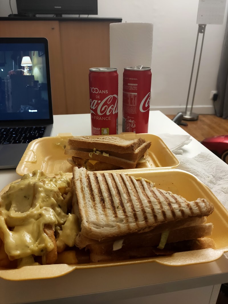 Restaurant Brest Food délicieuse chicken à Brest, France