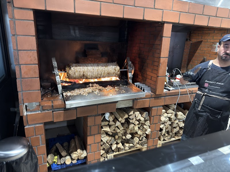 Restaurant Broche’ET Kebab à Paris, France