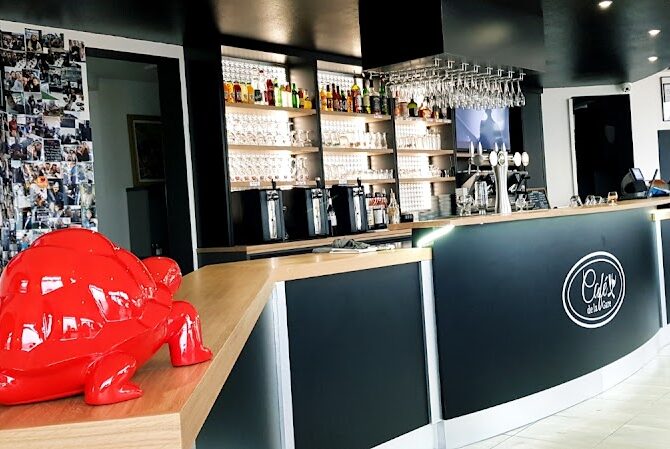 Restaurant Cafe de la Gare à Saint-Denis-de-l'Hôtel, France