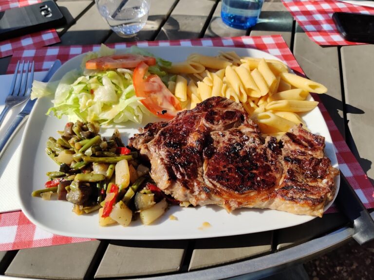 Café restaurant le relais à La Seyne-sur-Mer, France