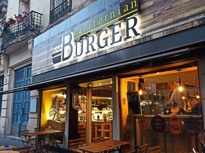 Restaurant CALIFORNIAN BURGER & COFFEE à Saint-Étienne, France