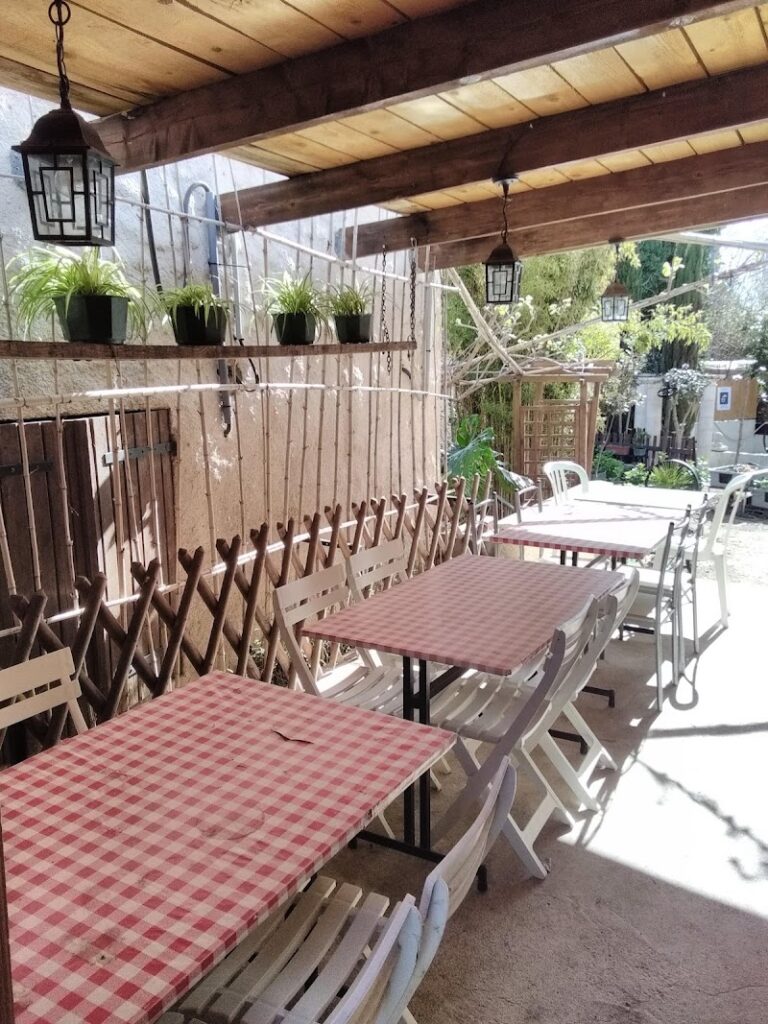 Camping Saint Christol “Le Restaurant” à Pézenas, France — photo 1