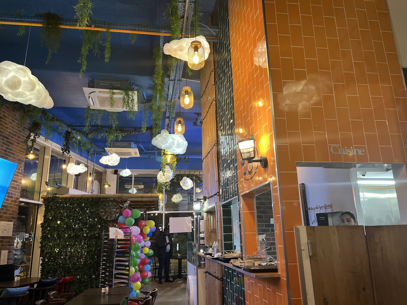 Restaurant Campus Food Court à Champs-sur-Marne, France