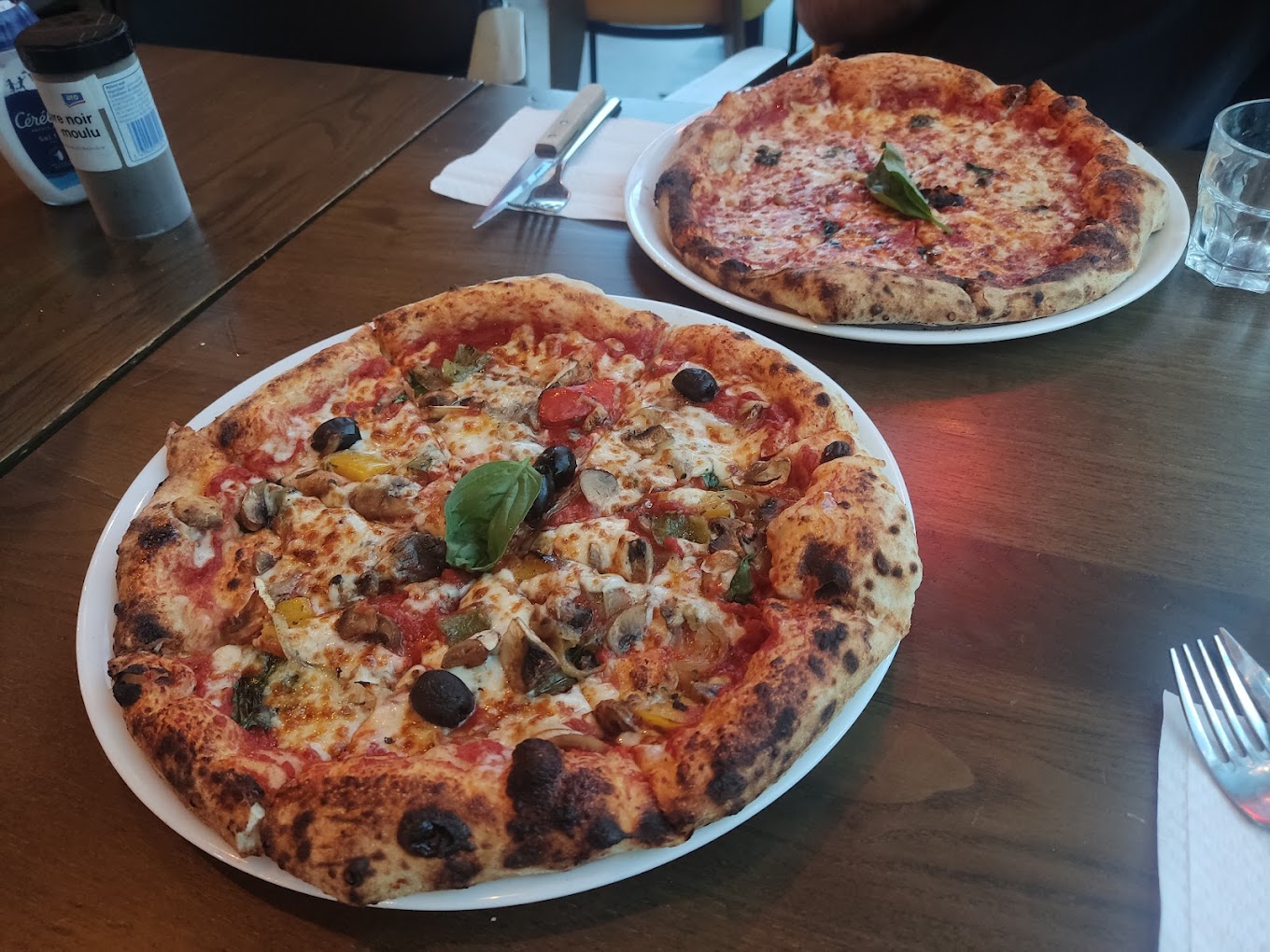 Restaurant Campus Food Court à Champs-sur-Marne, France