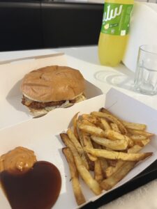 Cantine Avenue | Burger, Sandwich & Pasta