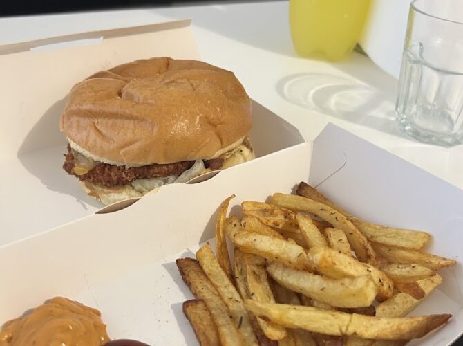 Restaurant Cantine Avenue | Burger, Sandwich & Pasta à Pontault-Combault, France